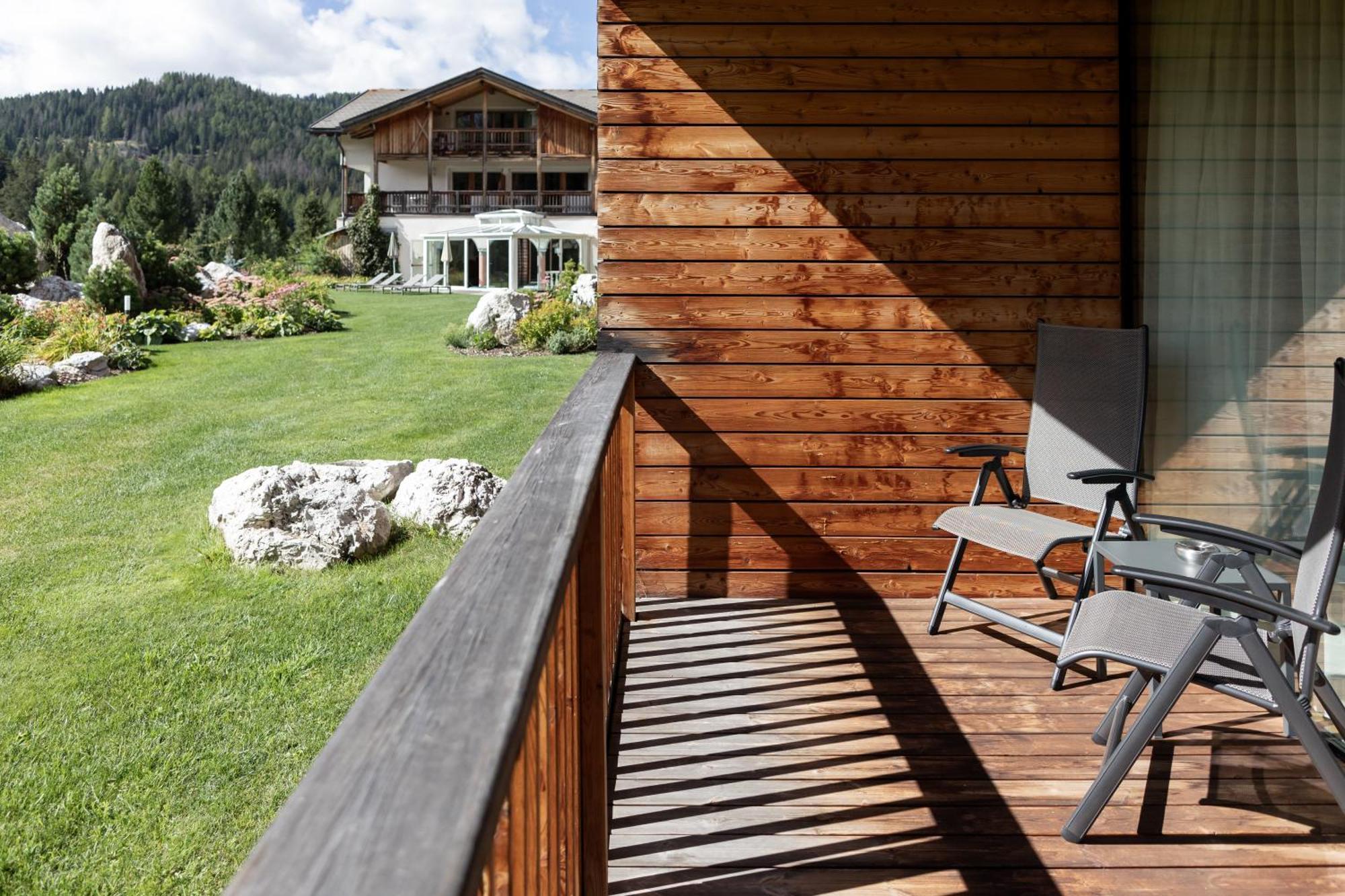 Hotel Gran Paradiso San Cassiano  Exterior foto